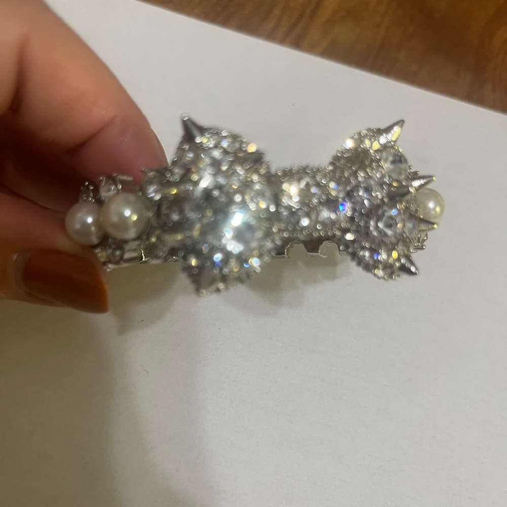 Betsey Johnson Silver and Pearl Bracelet - Picture 2 of 8